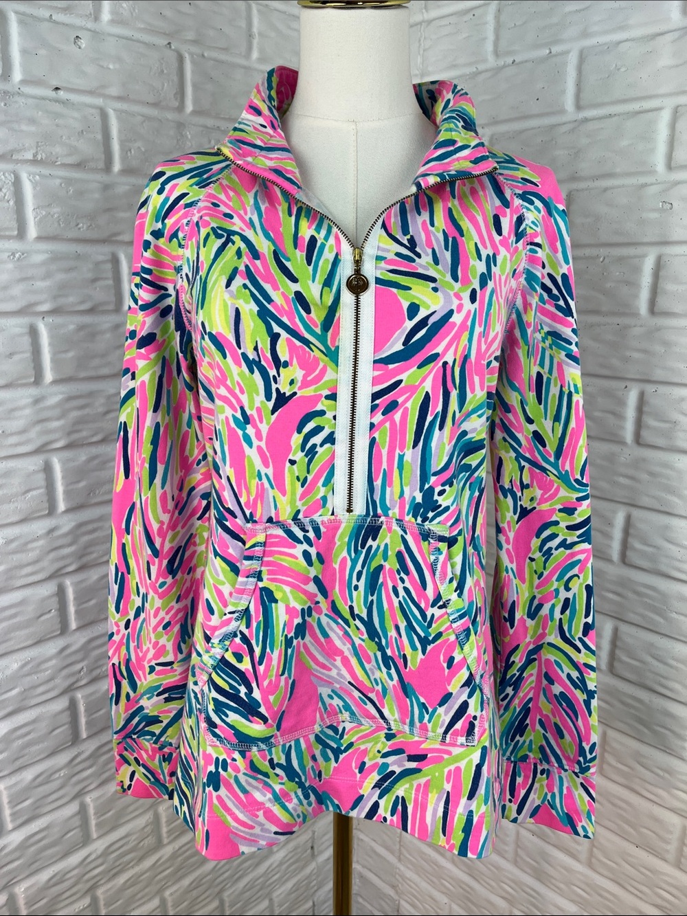 LILLY PULITZER HALF ZIP PULLOVER LONG SLEEVE KANGAROO POCKET COLORFUL SZ SM